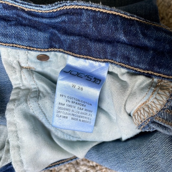 Joe’s Jeans in Keagan Wash Size 26 - Picture 5 of 6